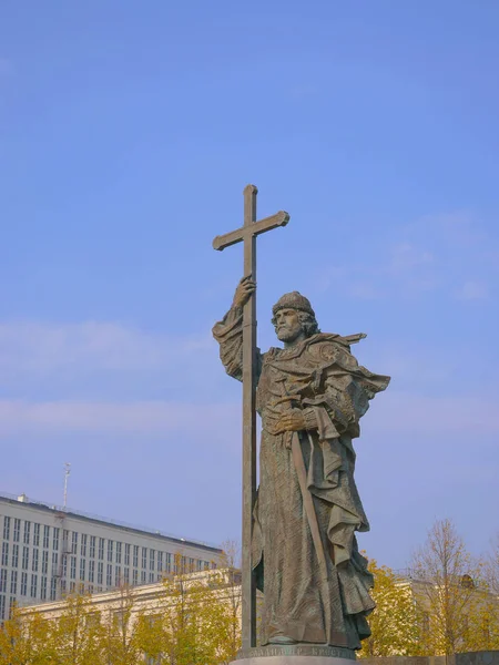 Bronzestatue Mit Kreuz Moskau Russland — Stockfoto