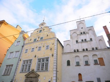 Ünlü Peyzaj mimarisi üç kardeşler Letonya Riga eski şehrin görünümünü.