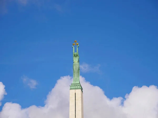 Berühmte Landschaft Ansicht Der Statue Das Freiheitsdenkmal Lettland Riga Altstadt — Stockfoto