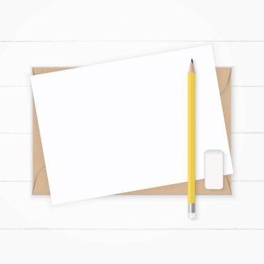 Düz yatıyordu üstten görünüm zarif beyaz kompozisyon kağıt kraft zarf