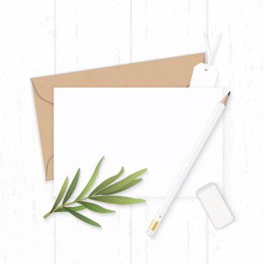 Düz yatıyordu üstten görünüm zarif beyaz kompozisyon harf kraft kağıt e