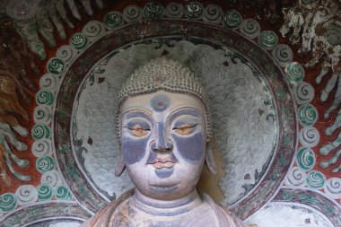 Tianshui şehrindeki Maijishan Mağara-Tapınağı Kompleksi, Gansu Eyaleti C