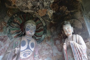 Tianshui şehrindeki Maijishan Mağara-Tapınağı Kompleksi, Gansu Eyaleti C