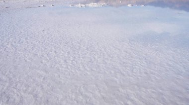 Qinghai 'deki Emerald Salt Lake' in güzel doğa manzarası. 
