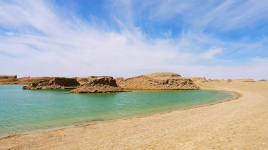 Dunhuang Gansu Çin 'deki Su Yadan Geopark manzarası