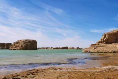 Dunhuang Gansu Çin 'deki Su Yadan Geopark manzarası