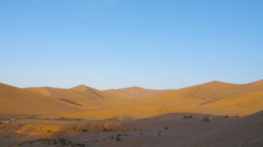 Dunhuang Gansu Çin 'deki güzel çöl manzarası..