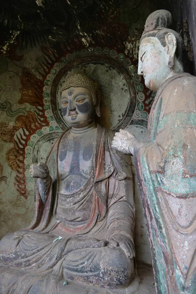 Maijishan Cave-Temple Complexo na cidade de Tianshui, província de Gansu C — Fotografia de Stock