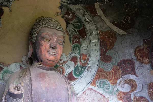 Maijishan Cave-Temple Complexo na cidade de Tianshui, província de Gansu C — Fotografia de Stock