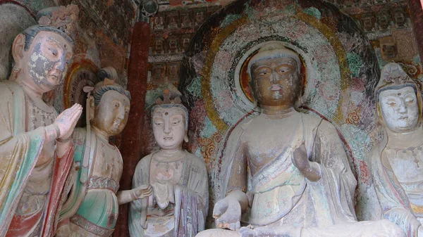 Maijishan Cave-Temple Complexo na cidade de Tianshui, província de Gansu C — Fotografia de Stock