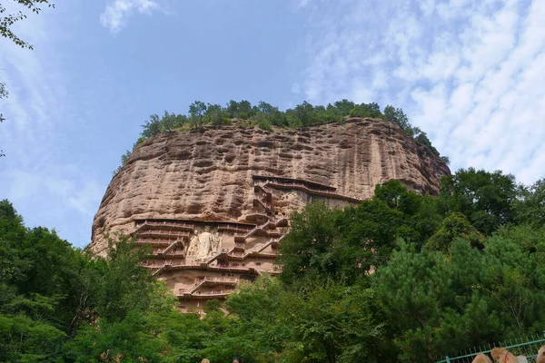 Maijishan Cave-Temple Complexo na cidade de Tianshui, província de Gansu C — Fotografia de Stock