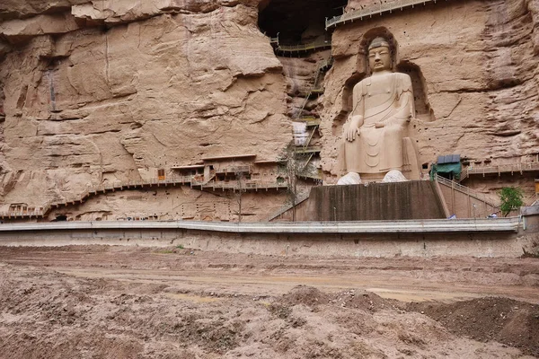 Lanzhou 'daki Bingling Mağarası Tapınağı' nda antik Çin Buda Heykeli — Stok fotoğraf