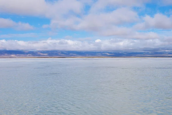Majestuoso hermoso paisaje de lago de sal de Caka en Qinghai China — Foto de Stock