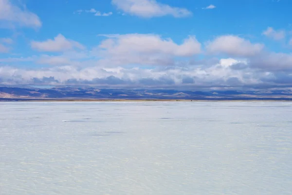 Fenséges gyönyörű táj Caka sós tó Qinghai Kínában — Stock Fotó