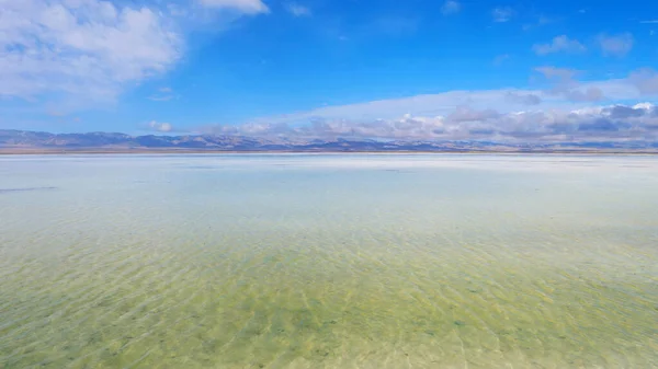 Majestuoso hermoso paisaje de lago de sal de Caka en Qinghai China — Foto de Stock