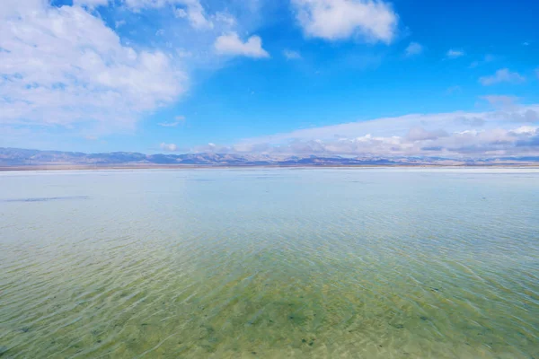 Majestueus mooi landschap van Caka zout meer in Qinghai China — Stockfoto