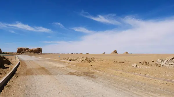 Paisaje vista del Geoparque del Agua Yadan en Dunhuang Gansu China —  Fotos de Stock