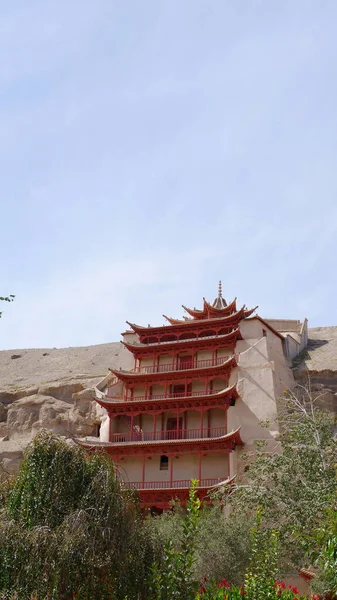 Forntida buddhismarkitektur Dunhuang Mogao Grottor i Gansu C — Stockfoto