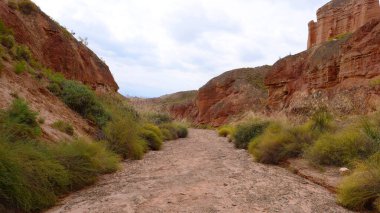 Sunan 'daki Binggou Danxia Manzarası Manzarası 