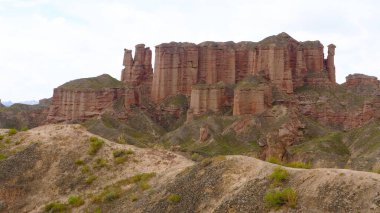 Sunan 'daki Binggou Danxia Manzarası Manzarası 
