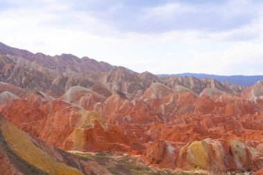 G 'deki Zhangyei Danxia Landform' un güzel doğa manzarası.
