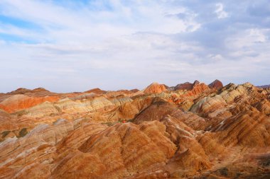 G 'deki Zhangyei Danxia Landform' un güzel doğa manzarası.