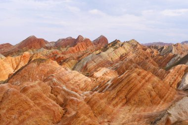 G 'deki Zhangyei Danxia Landform' un güzel doğa manzarası.