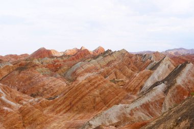 G 'deki Zhangyei Danxia Landform' un güzel doğa manzarası.