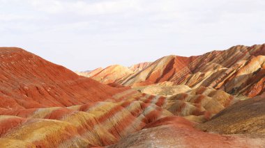G 'deki Zhangyei Danxia Landform' un güzel doğa manzarası.