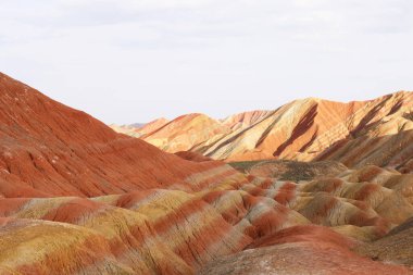G 'deki Zhangyei Danxia Landform' un güzel doğa manzarası.