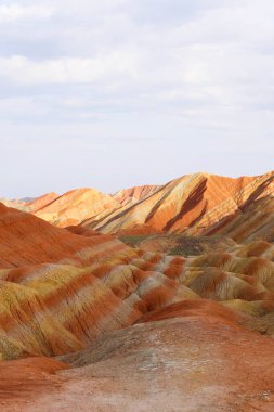 G 'deki Zhangyei Danxia Landform' un güzel doğa manzarası.