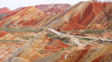 G 'deki Zhangyei Danxia Landform' un güzel doğa manzarası.