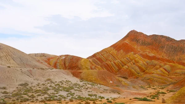 Gyönyörű természet táj kilátás Zhangyei Danxia Landform a G — Stock Fotó