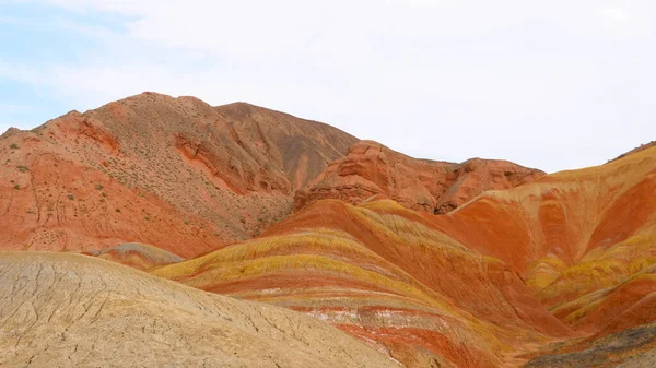 Gyönyörű természet táj kilátás Zhangyei Danxia Landform a G — Stock Fotó