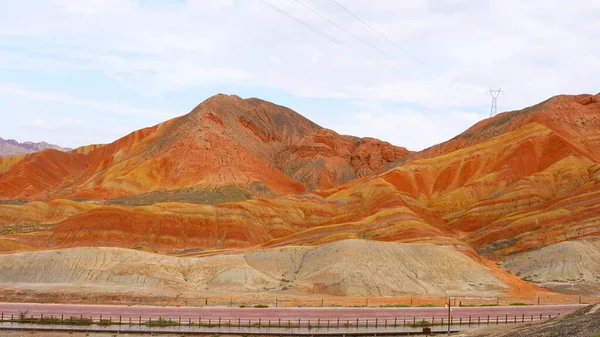 Gyönyörű természet táj kilátás Zhangyei Danxia Landform a G — Stock Fotó