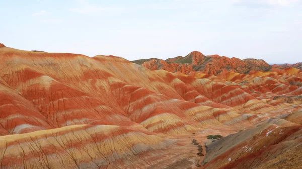 Prachtig natuurlandschap uitzicht op Zhangyei Danxia Landform in G — Stockfoto