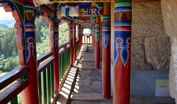 Ancien intérieur de grottes dans le temple Mati, Zhangye Gansu Chine . — Photo