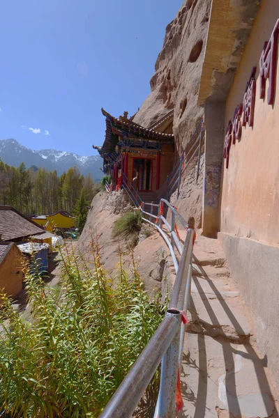 Belle vue sur le paysage de mille grottes de Bouddha dans le temple Mati — Photo