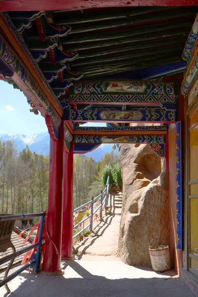 Ancien corridor traditionnel intérieur de mille grottes de Bouddha i — Photo