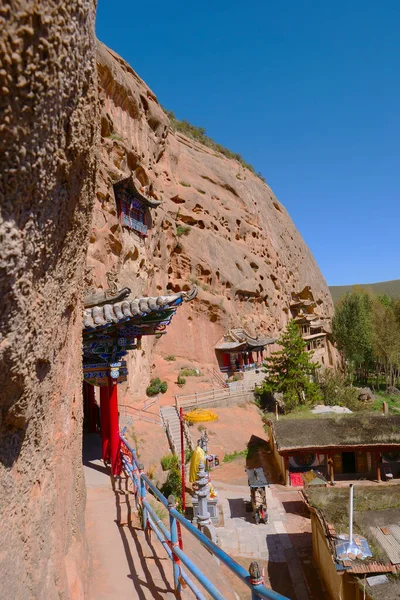 Bela vista da paisagem de Mil cavernas de Buda em Mati Temple — Fotografia de Stock