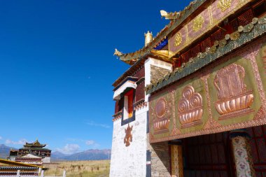 Altın Zirve Tibet Budist Manastırı Qinghai Çin 'deki Arou Da Tapınağı.