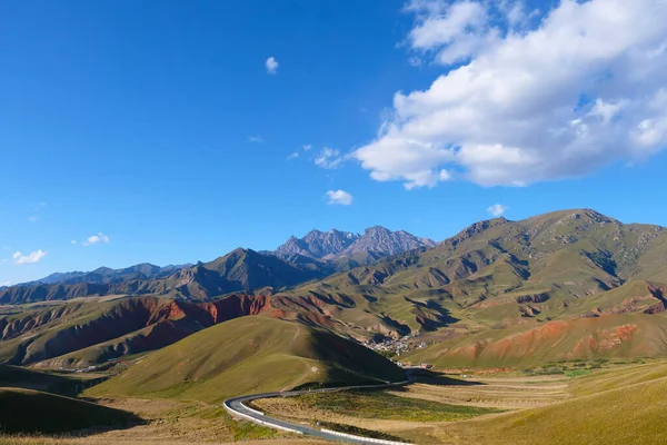 Beautiful nature landscape veiw of The Qilian Mountain Scenic Ar — Stock Photo, Image
