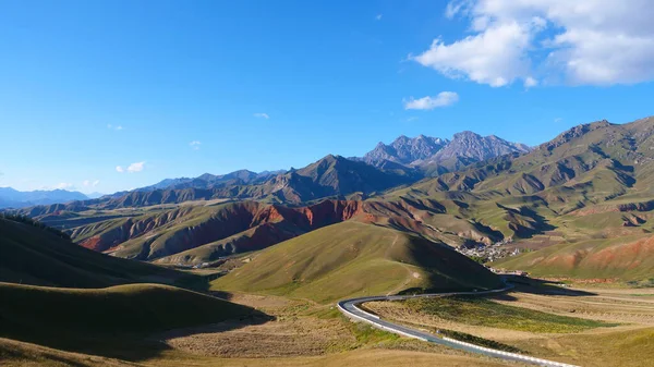 Beautiful nature landscape veiw of The Qilian Mountain Scenic Ar — Stock Photo, Image