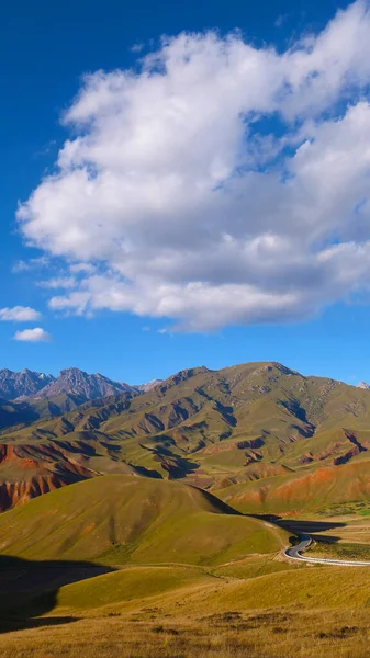 Beautiful nature landscape veiw of The Qilian Mountain Scenic Ar — Stock Photo, Image