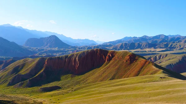 Beautiful nature landscape veiw of The Qilian Mountain Scenic Ar — Stock Photo, Image