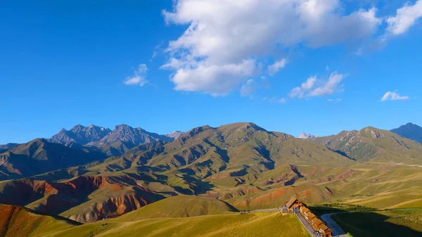 Hermosa naturaleza paisaje veiw de la montaña Qilian escénica Ar — Foto de Stock