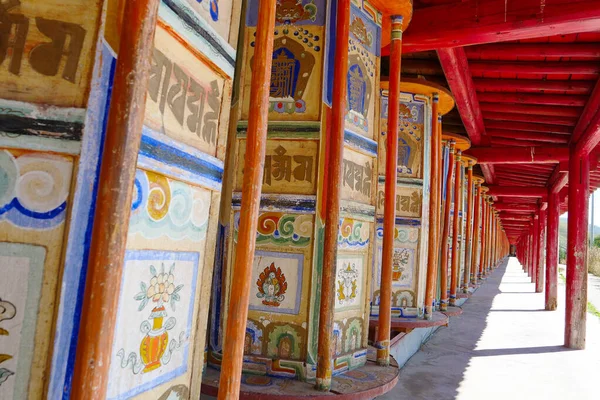 Roue Prière Dans Monastère Bouddhiste Tibétain Arou Temple Qinghai Chine — Photo