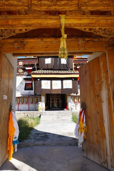 Porte Bois Dans Monastère Bouddhiste Tibétain Arou Temple Qinghai Chine — Photo