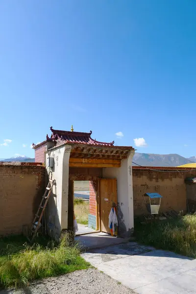 Tradizionale Vecchia Piccola Casa Nel Monastero Buddista Tibetano Arou Temple — Foto Stock