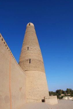 Emin minare ya da Turpan 'daki Sugong kulesi. en büyük antik ada